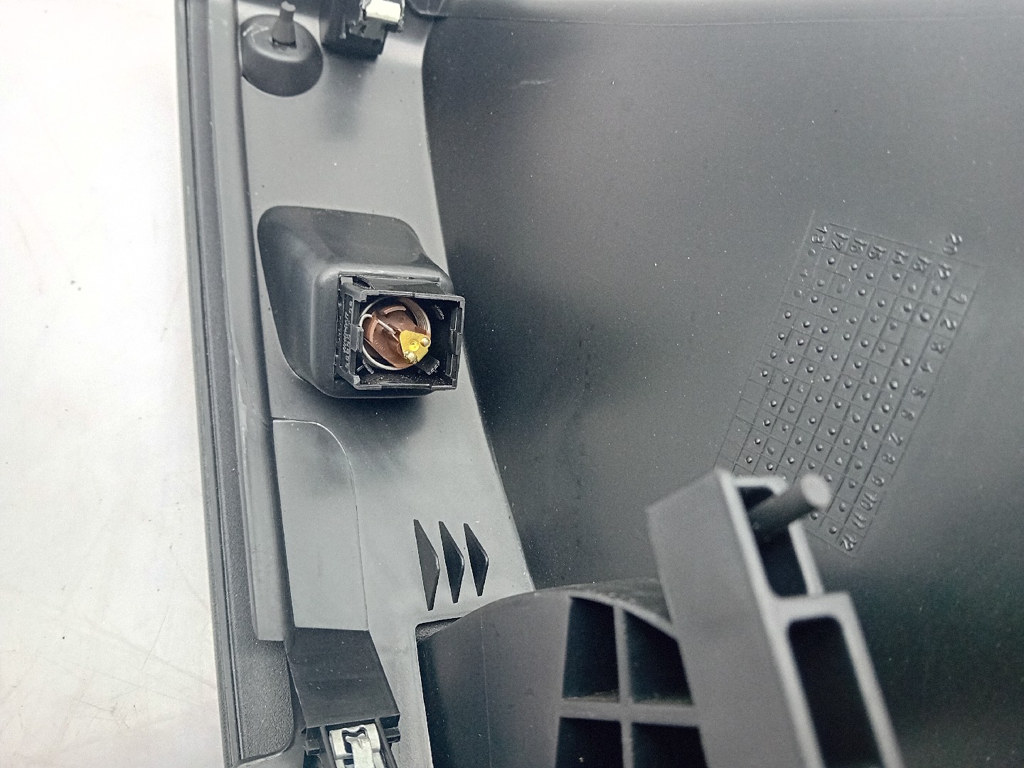 Glove Box / Compartment PEUGEOT 2008 I (CU_) Imagem-9