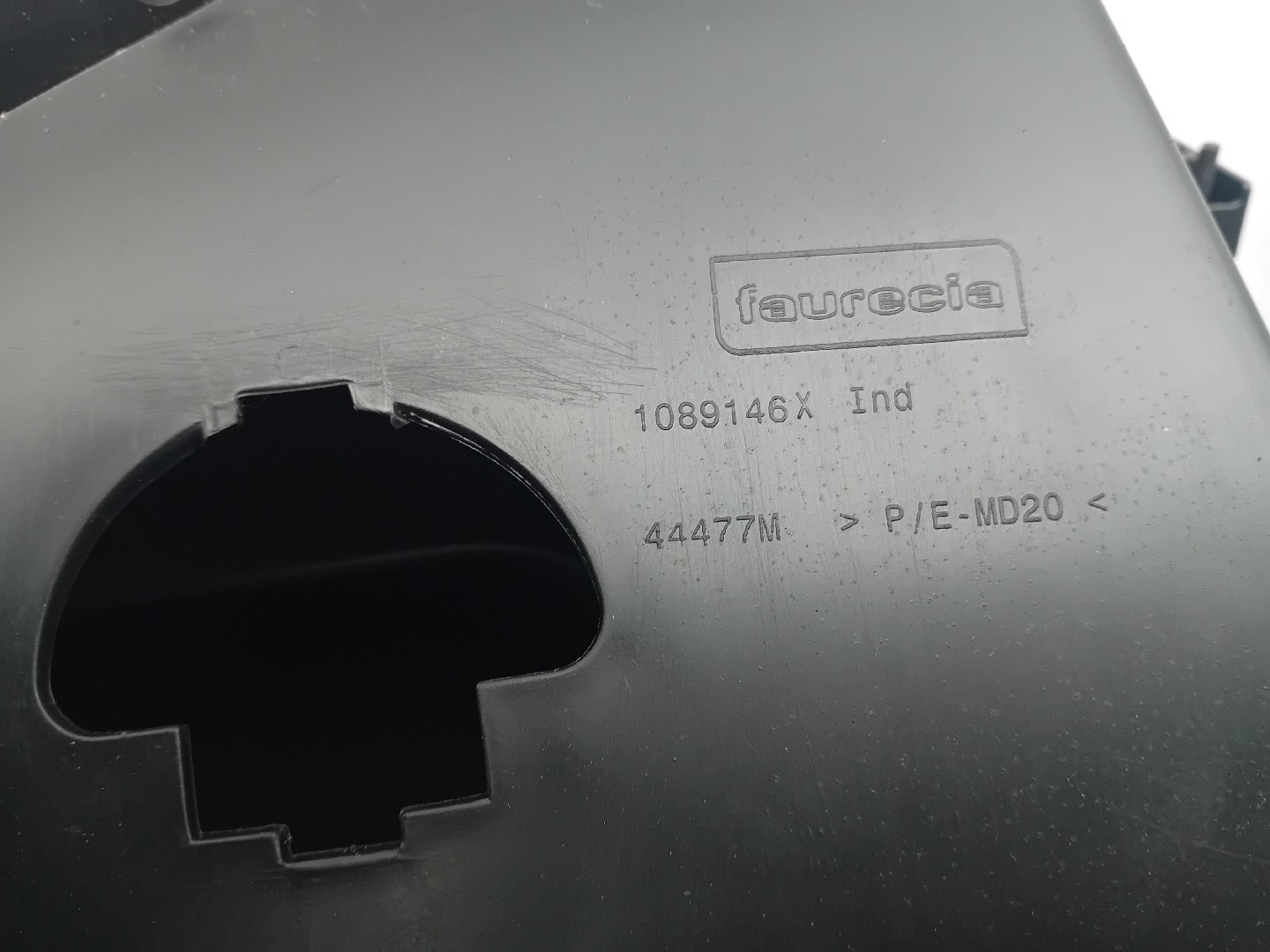 Glove Box / Compartment PEUGEOT 2008 I (CU_) Imagem-12