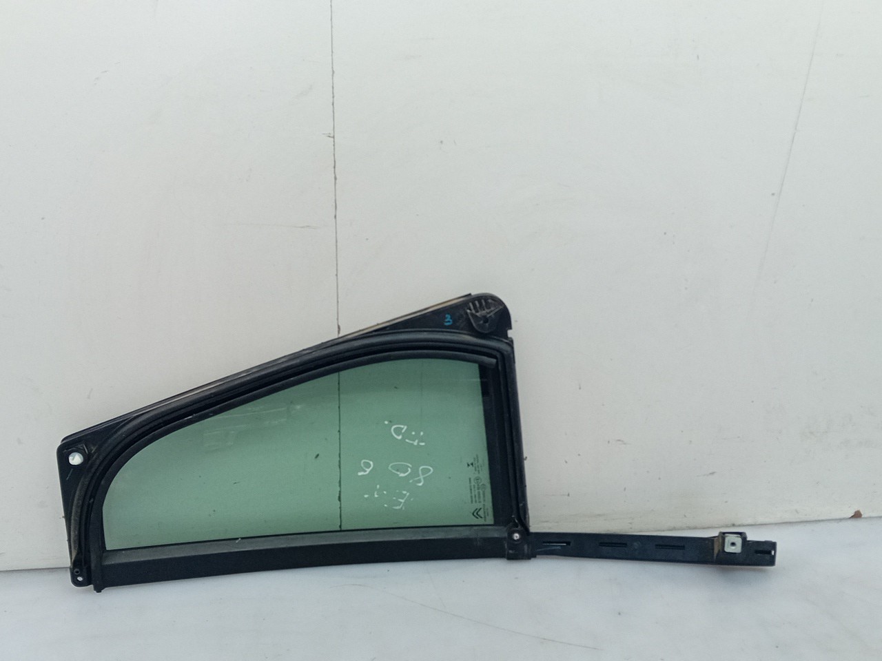 Vidro triangular da porta trás direito CITROËN C4 Grand Picasso II (DA_, DE_) Imagem-1