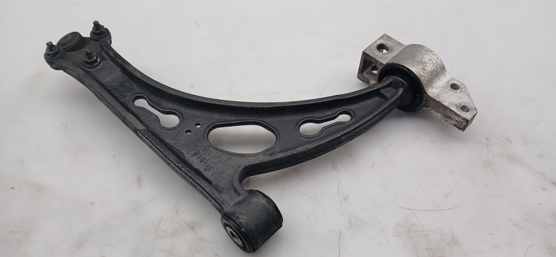 Bras de suspension Avant gauche AUDI A3 (8P1) Imagem-1