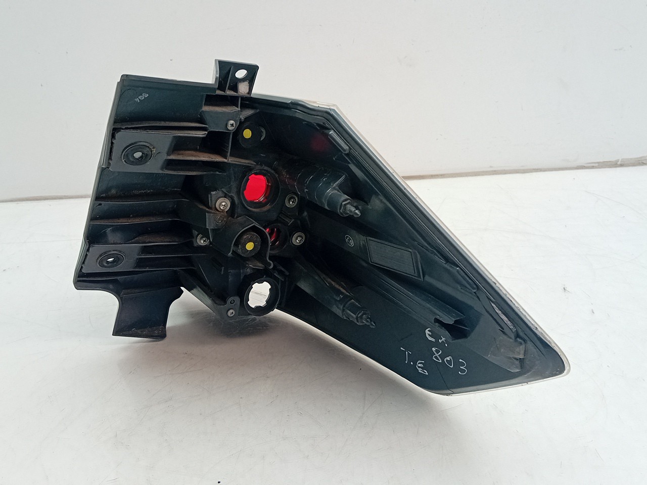 Left Tail light NISSAN X-Trail (T32) Imagem-2