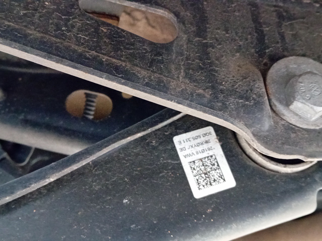 Brazo suspensión delantero izquierdo VOLKSWAGEN Tiguan (AD1, AX1) Imagem-1