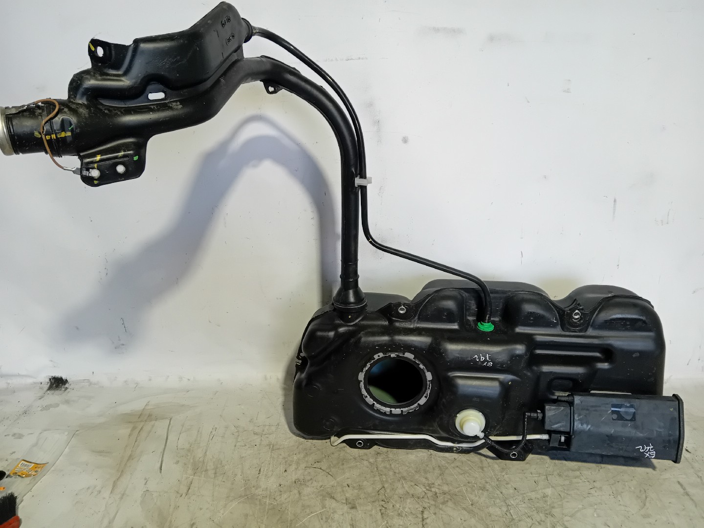 Fuel tank VOLKSWAGEN Up Imagem-1