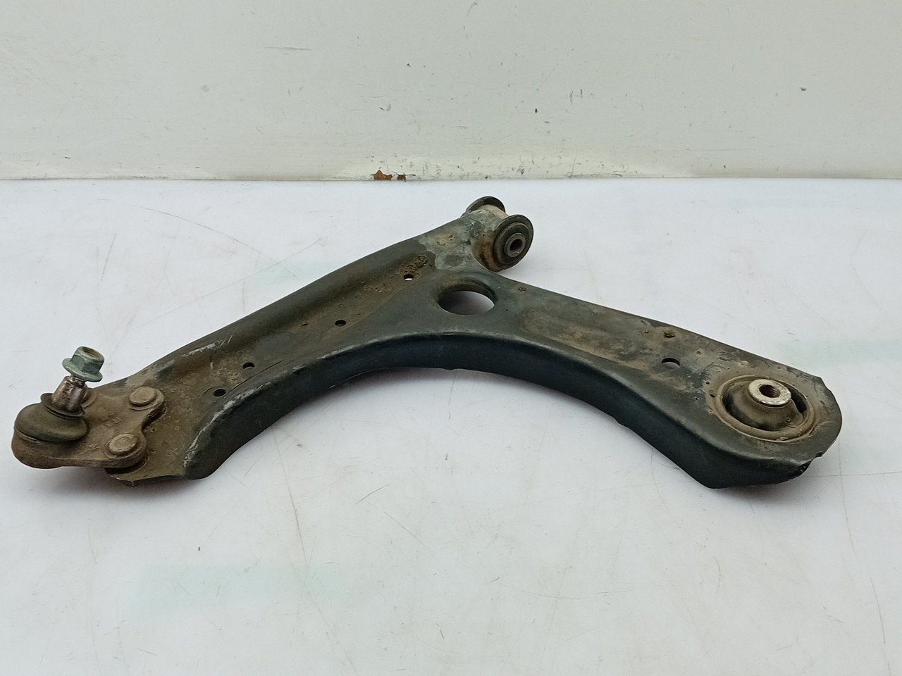 Left front suspension arm