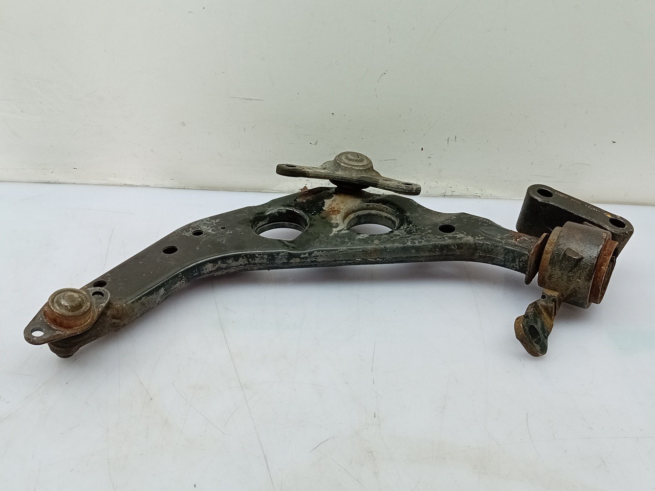 Left front suspension arm