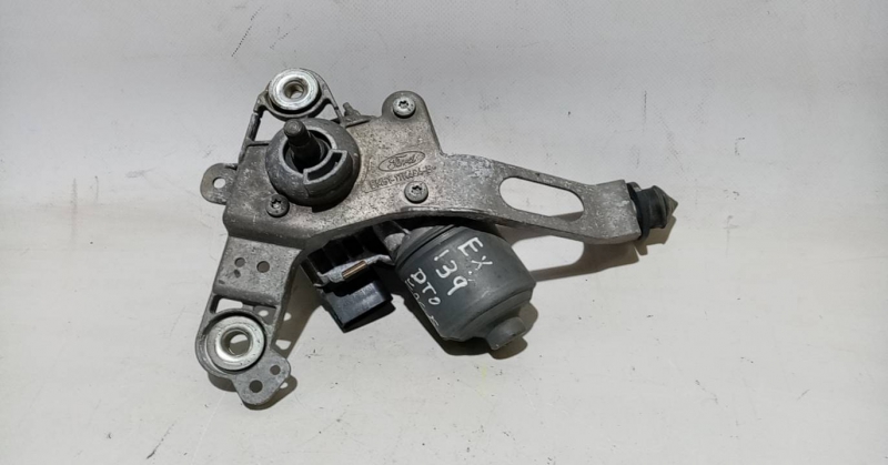 Essuie-glace moteur avant
