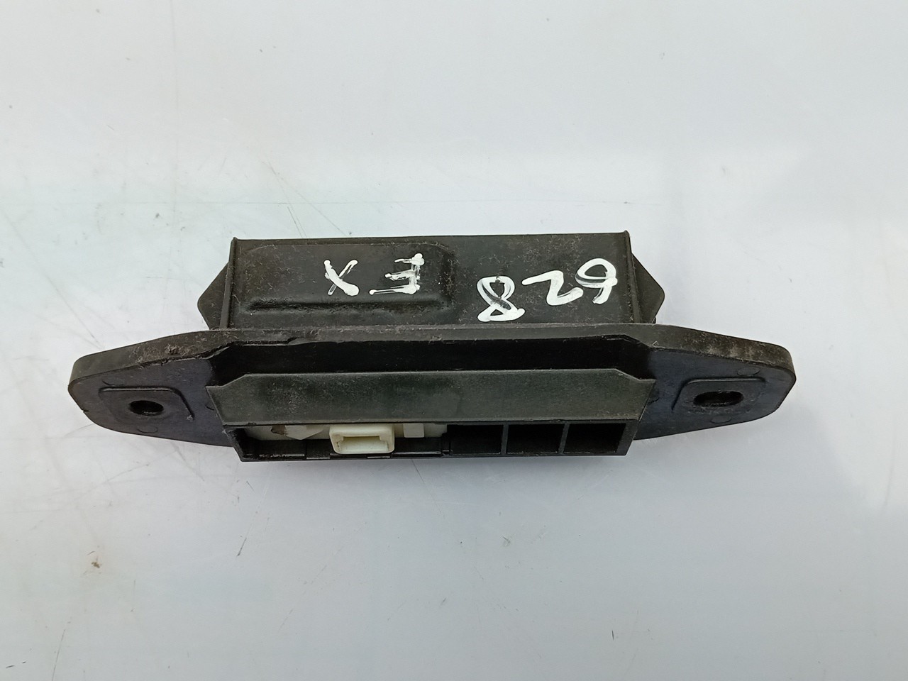 Puxador porta da mala TOYOTA Auris Hatchback (_E18_) Imagem-1