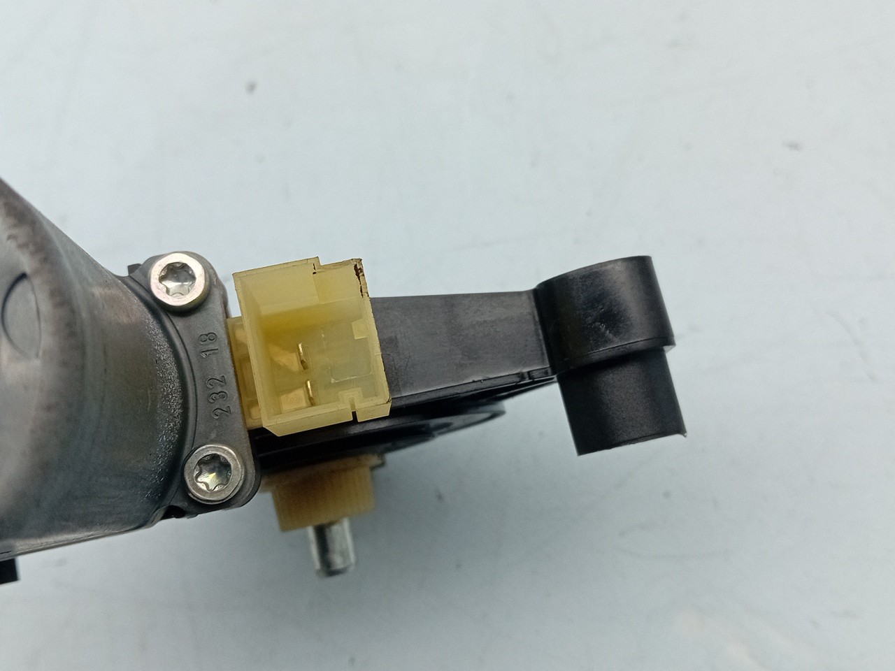 Moteur lève-vitre avant Droite VOLKSWAGEN Tiguan (AD1, AX1) Imagem-2
