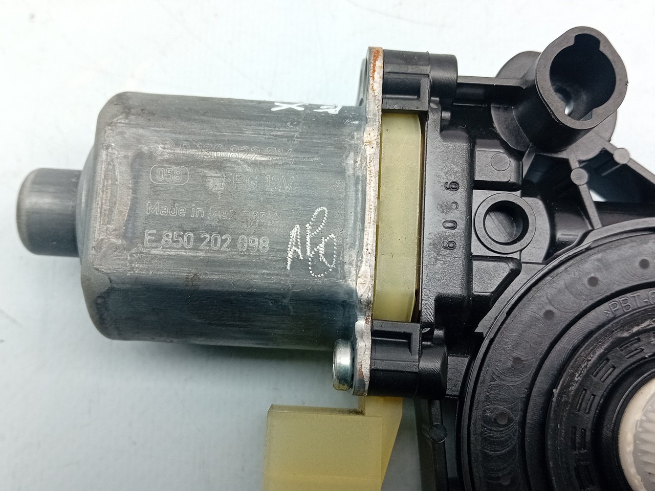 Motor Elevalunas Trasero Derecho VOLKSWAGEN Tiguan (AD1, AX1) Imagem-3