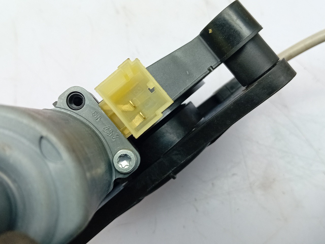 Right Rear  Door Window Regulator Motor VOLKSWAGEN Tiguan (AD1, AX1) Imagem-1