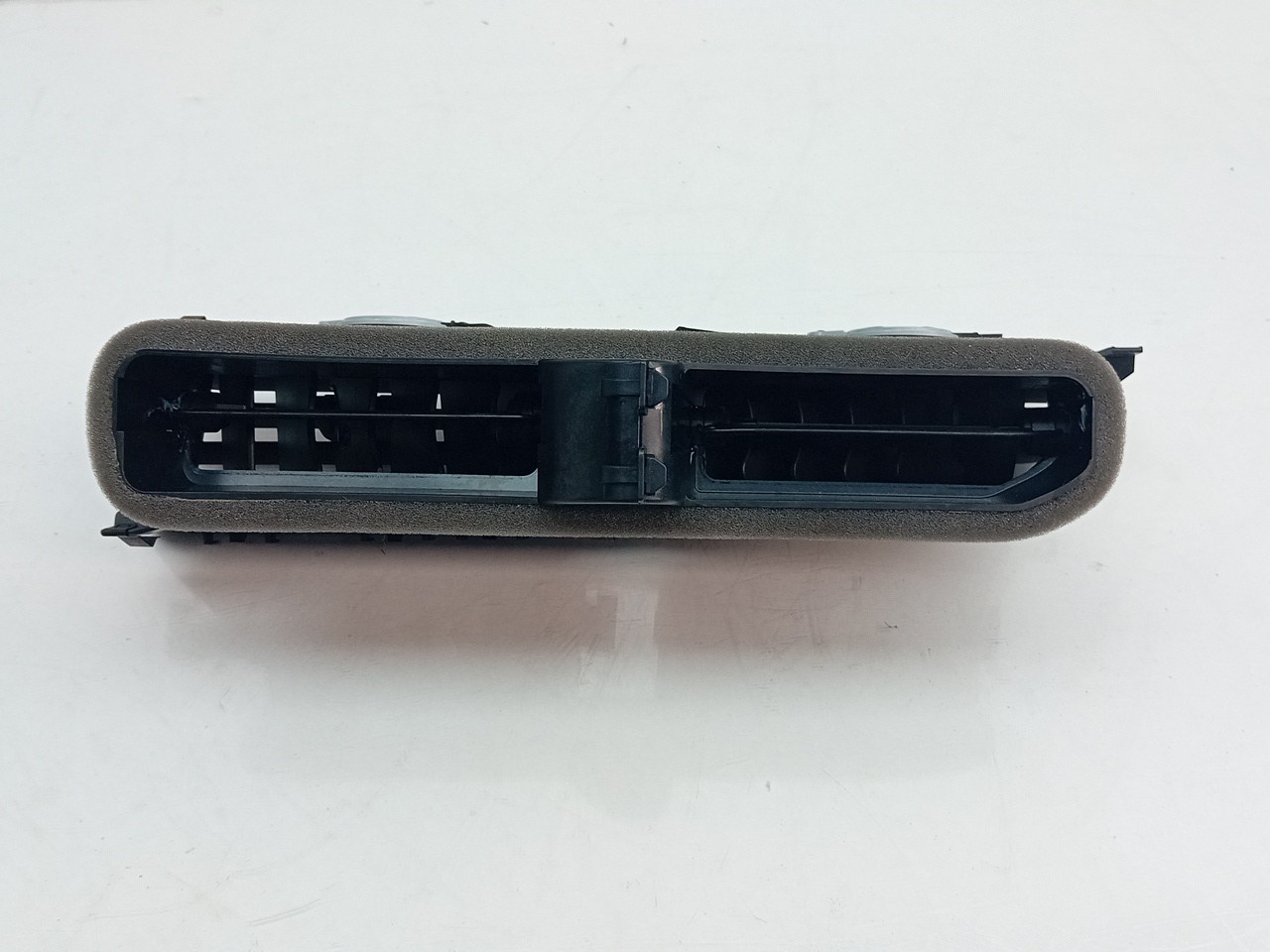 Difusor / salida de aire VOLKSWAGEN Tiguan (AD1, AX1) Imagem-2