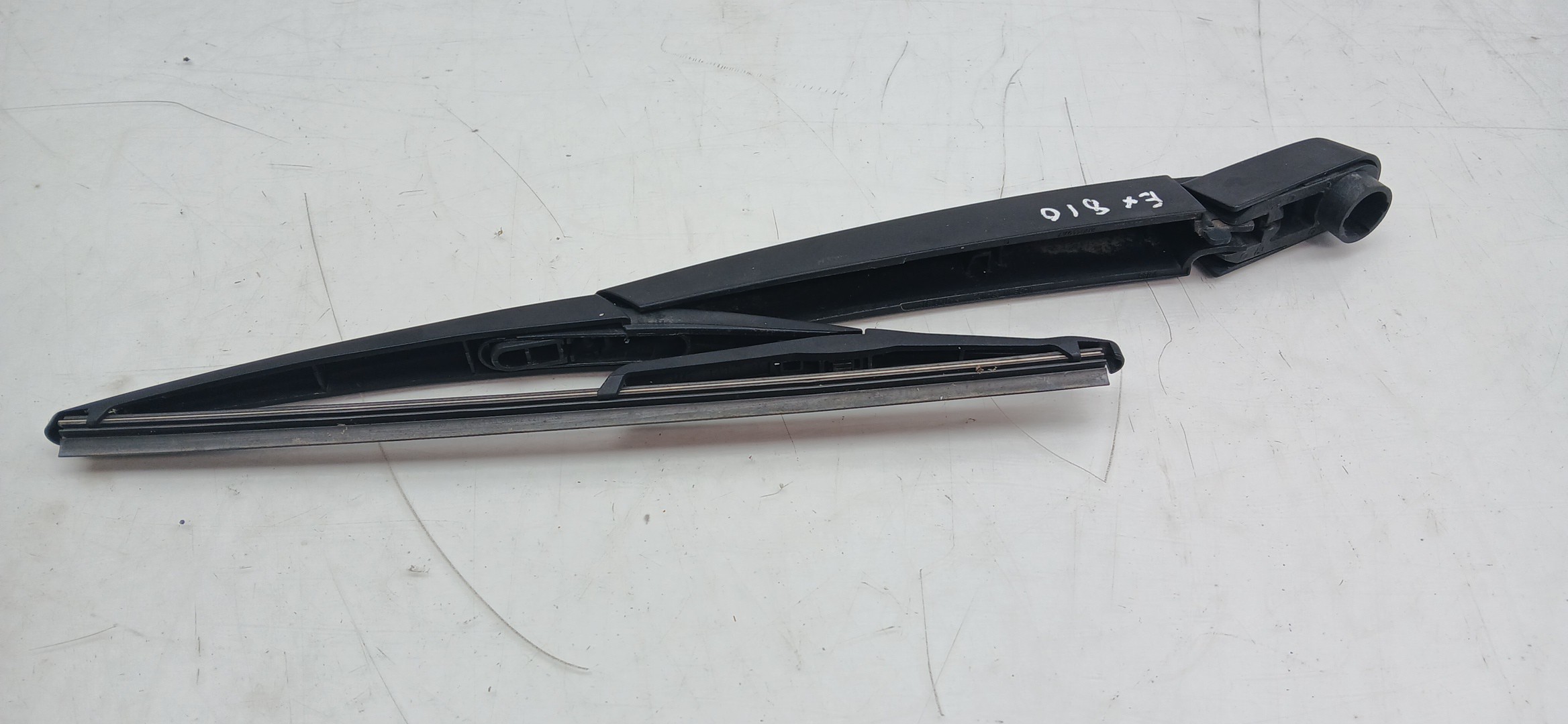 Rear wiper arm PEUGEOT 208 II Imagem-1