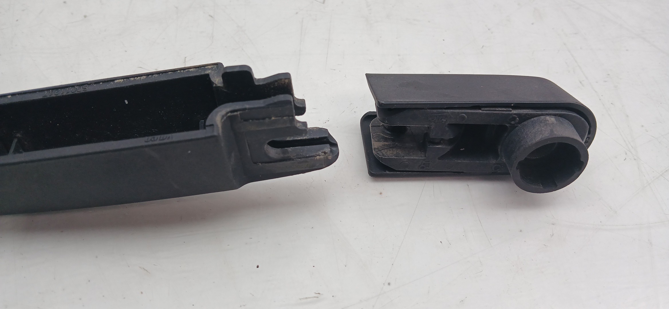 Rear wiper arm PEUGEOT 208 II Imagem-2