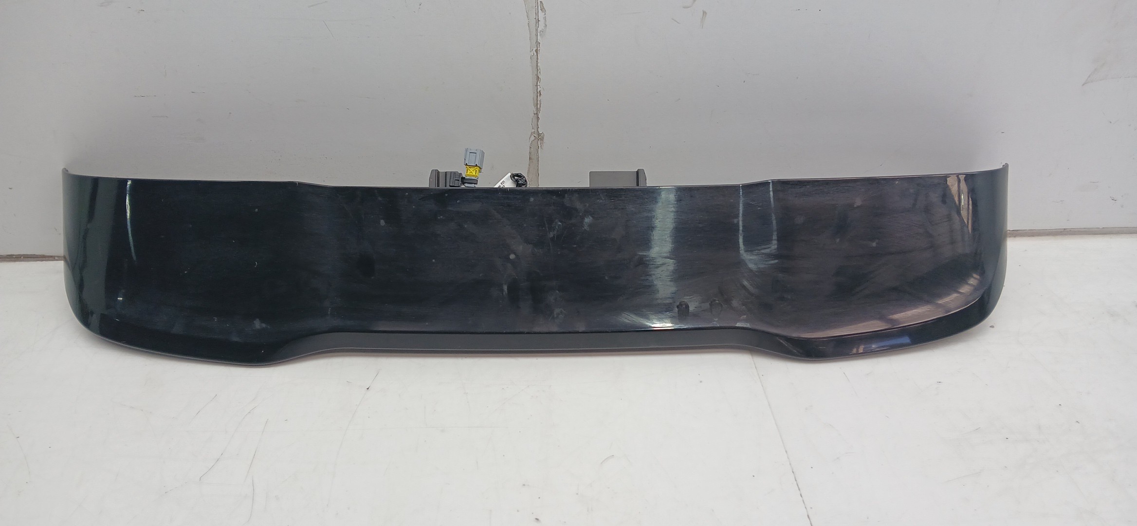 Spoiler / alerón portón trasero PEUGEOT 208 II Imagem-1