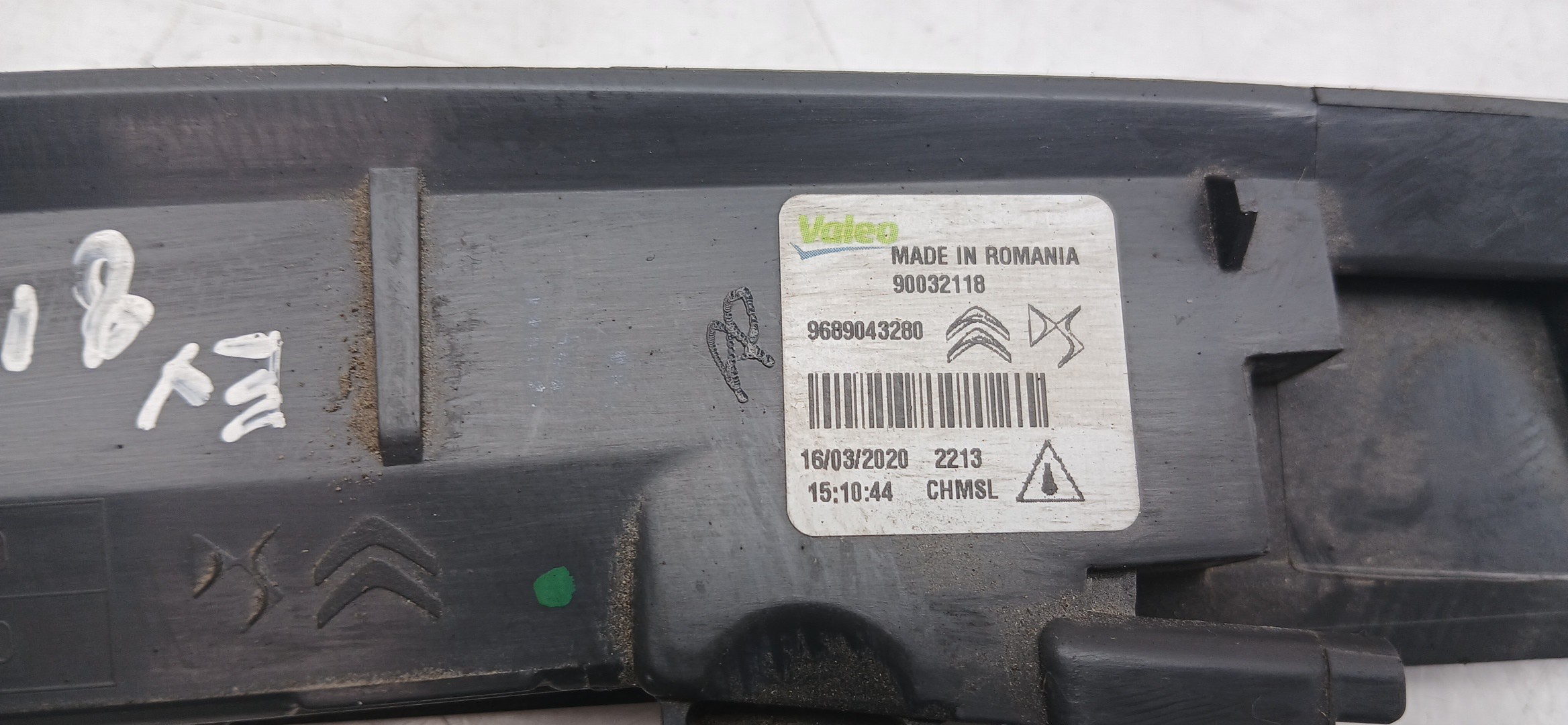 Additional stop light / 3rd stop light PEUGEOT 208 II Imagem-4