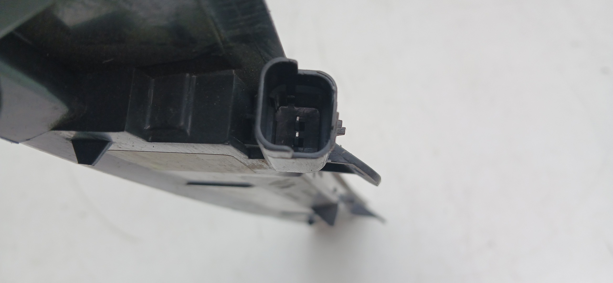 Additional stop light / 3rd stop light PEUGEOT 208 II Imagem-3