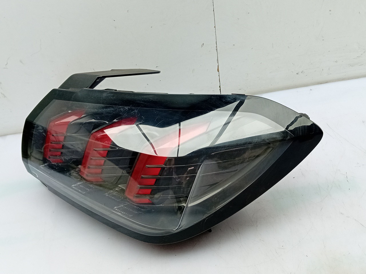 Right Tail light PEUGEOT 208 II Imagem-1