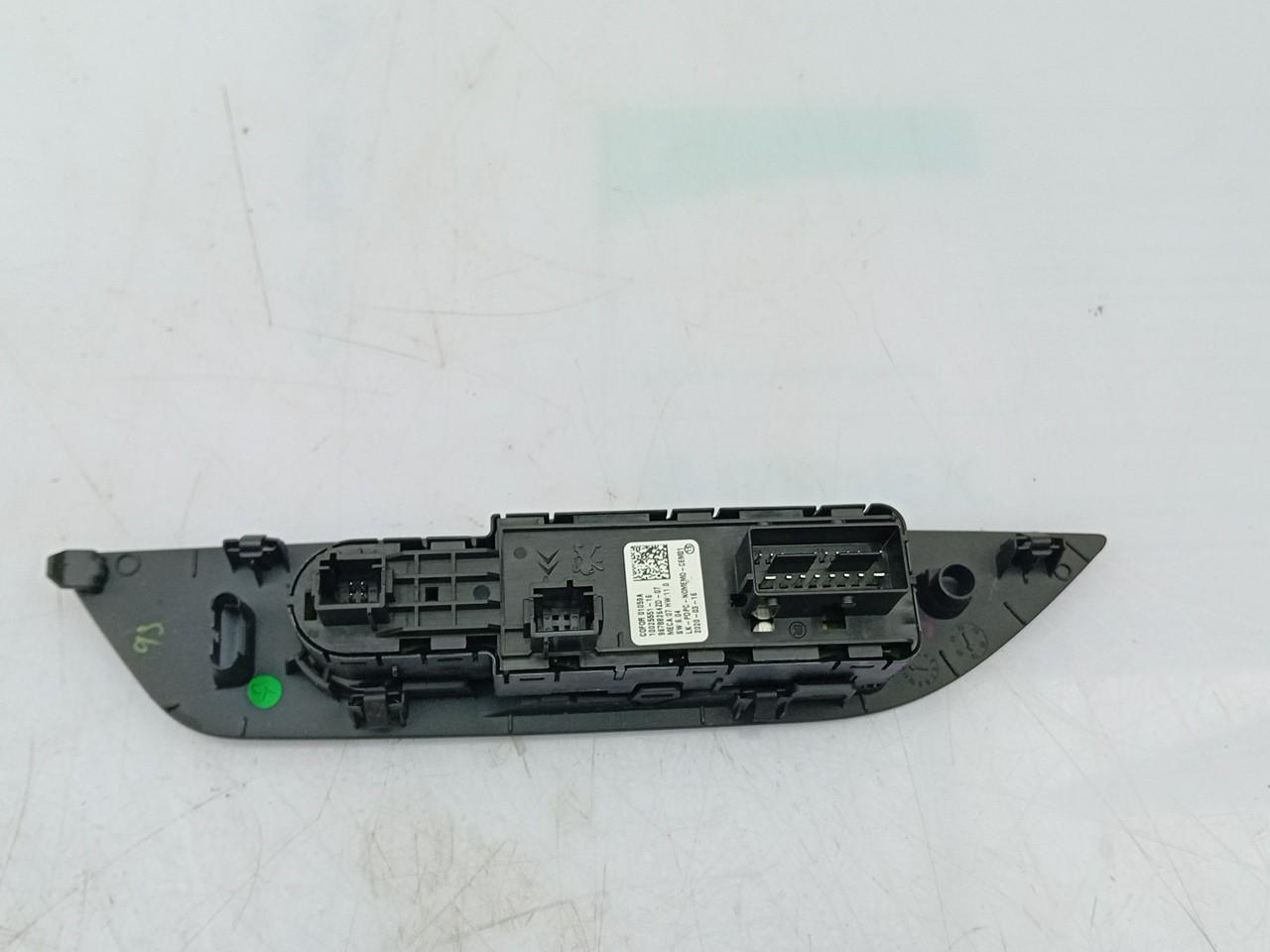 Mando / interruptor elevalunas delantero izquierdo PEUGEOT 208 II Imagem-1
