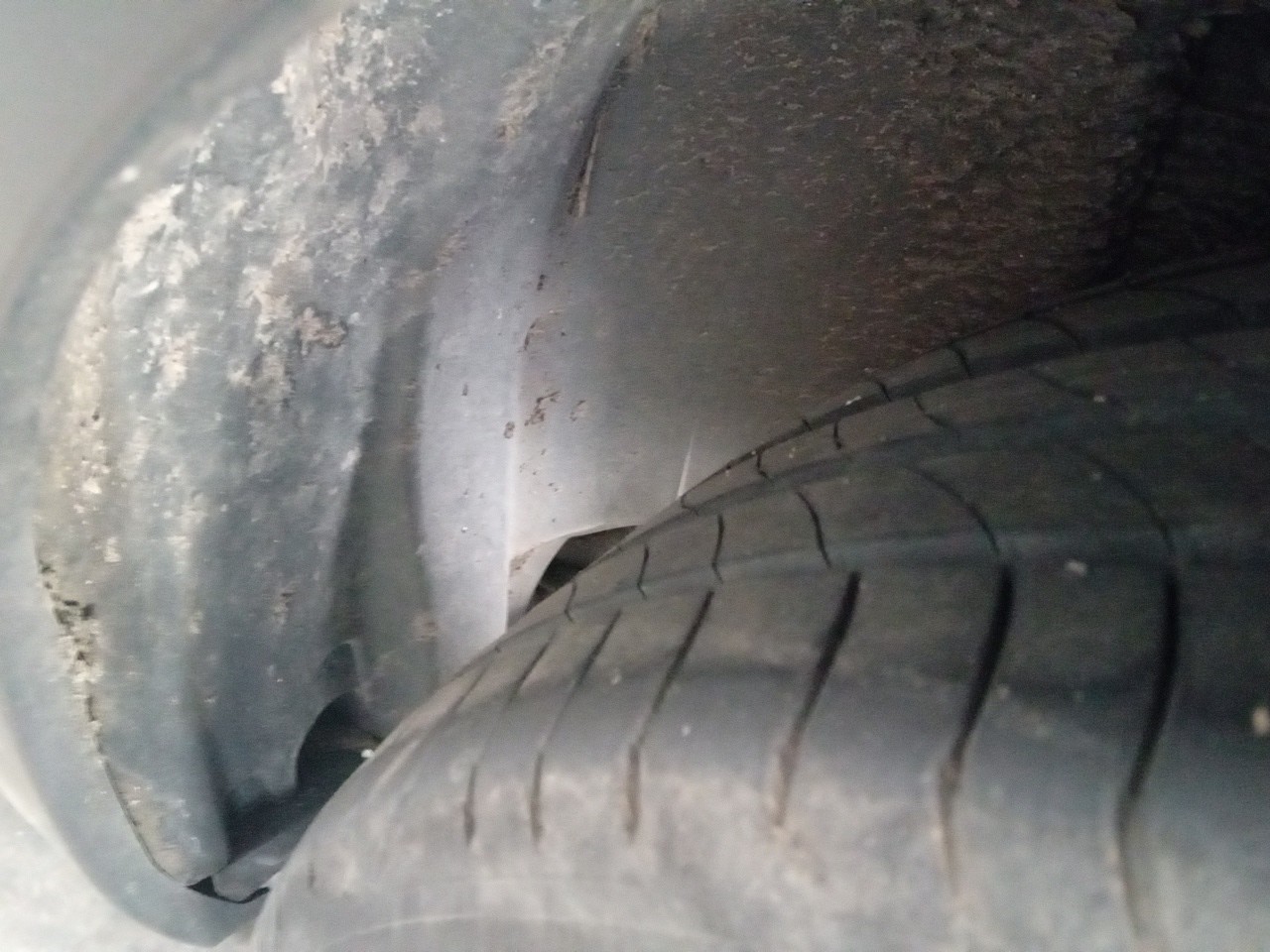 Rear wheel arch left