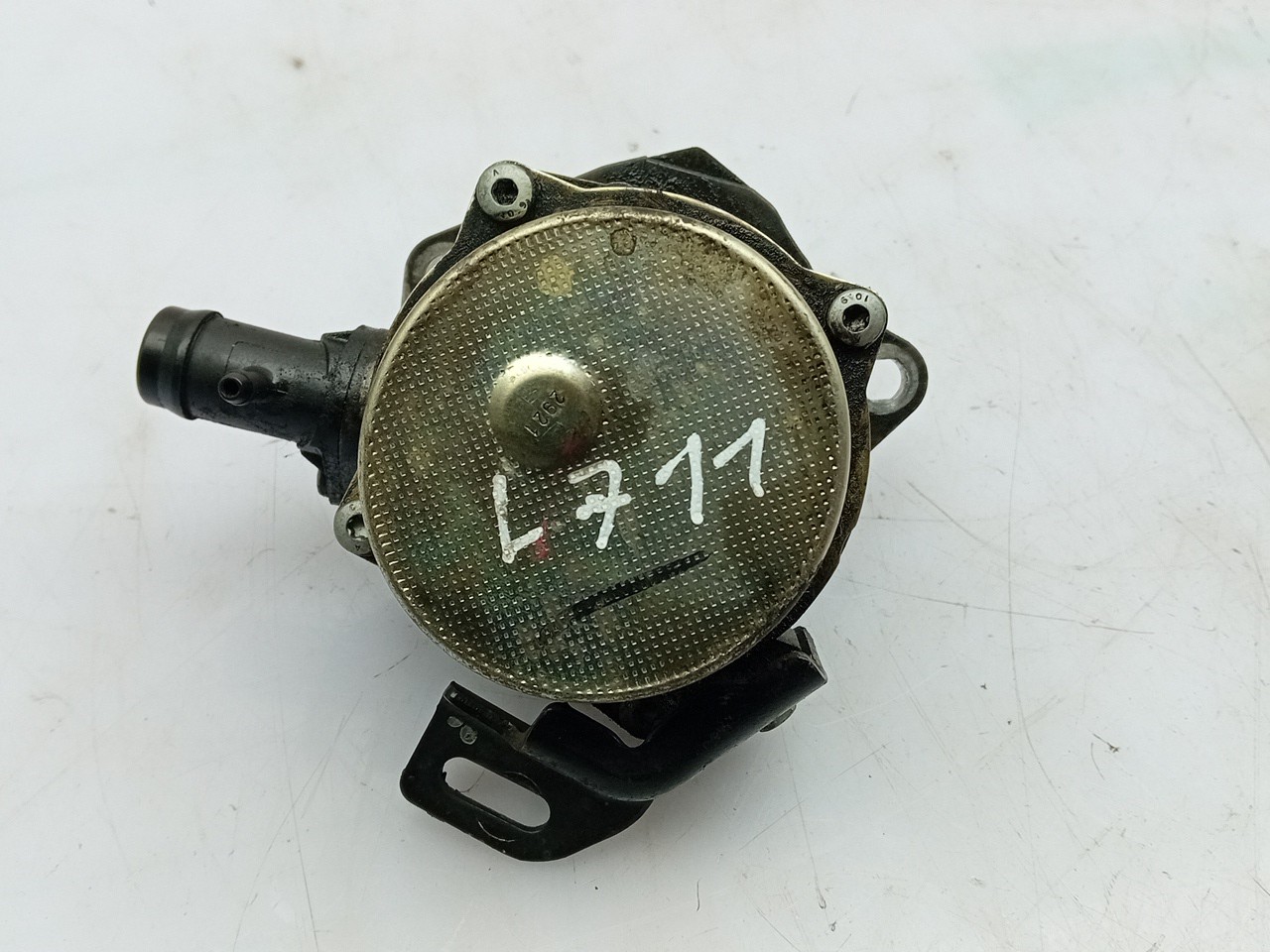 Vacuum pump for braking system