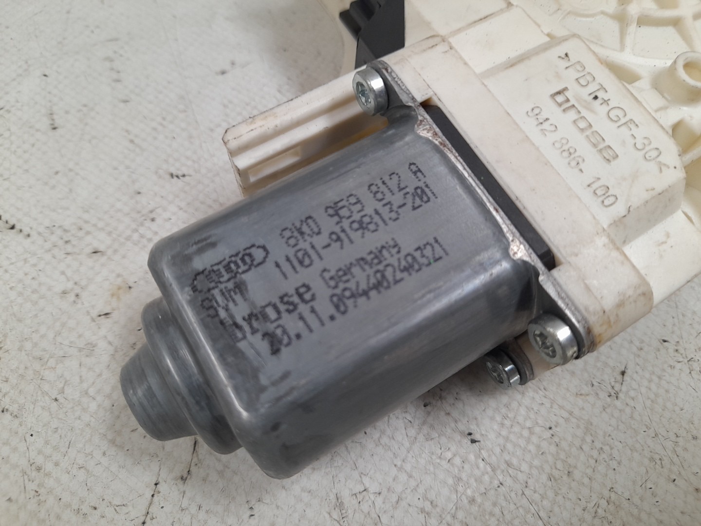Motor vidro trás direito VOLKSWAGEN Polo (6R, 6C) Imagem-2