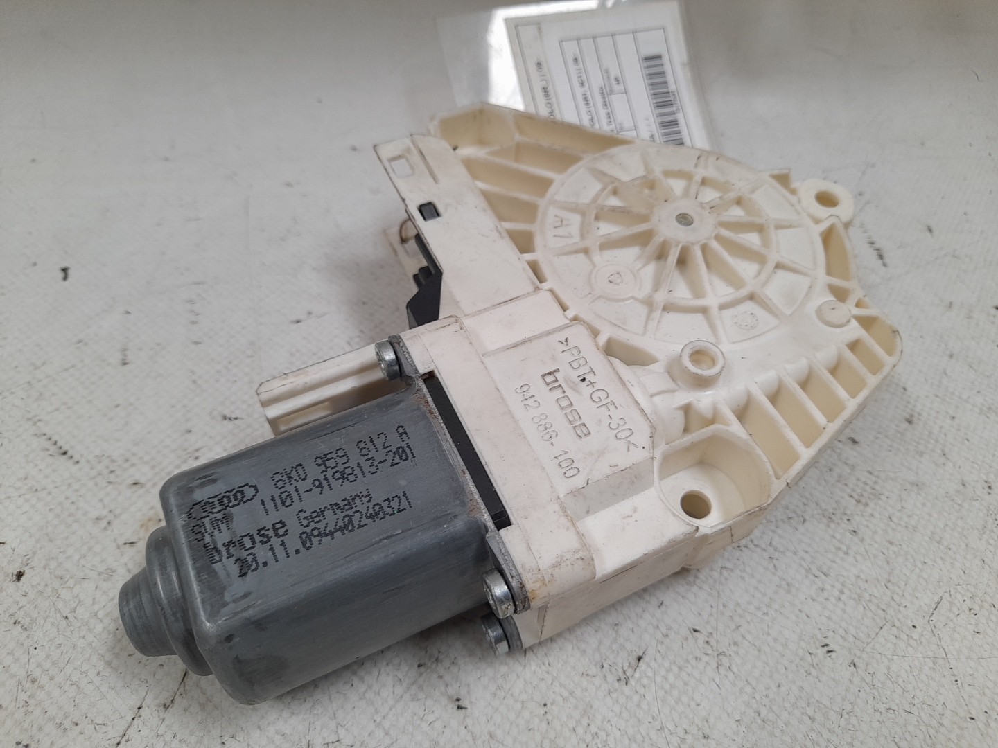 Motor vidro trás direito VOLKSWAGEN Polo (6R, 6C) Imagem-1