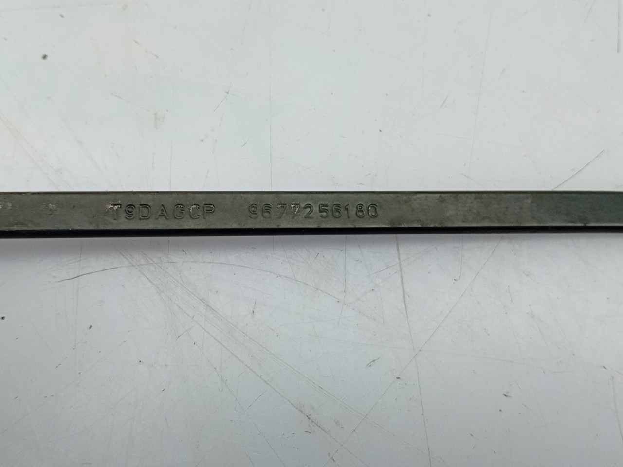 Windscreen wiper arm Right front PEUGEOT 308 SW II Imagem-2