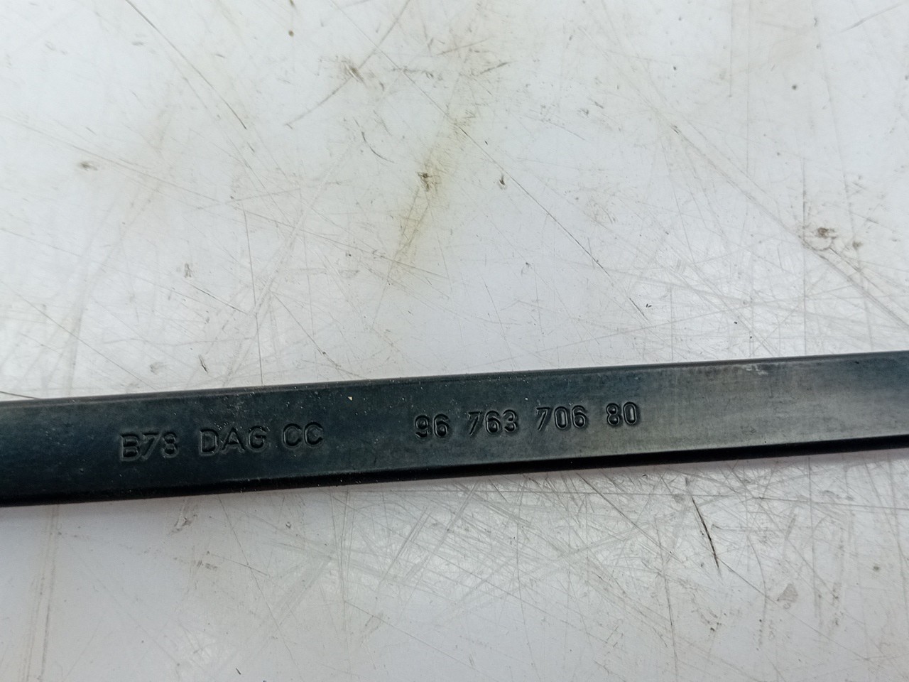 Windscreen wiper arm Left front CITROËN C4 Grand Picasso II (DA_, DE_) Imagem-2