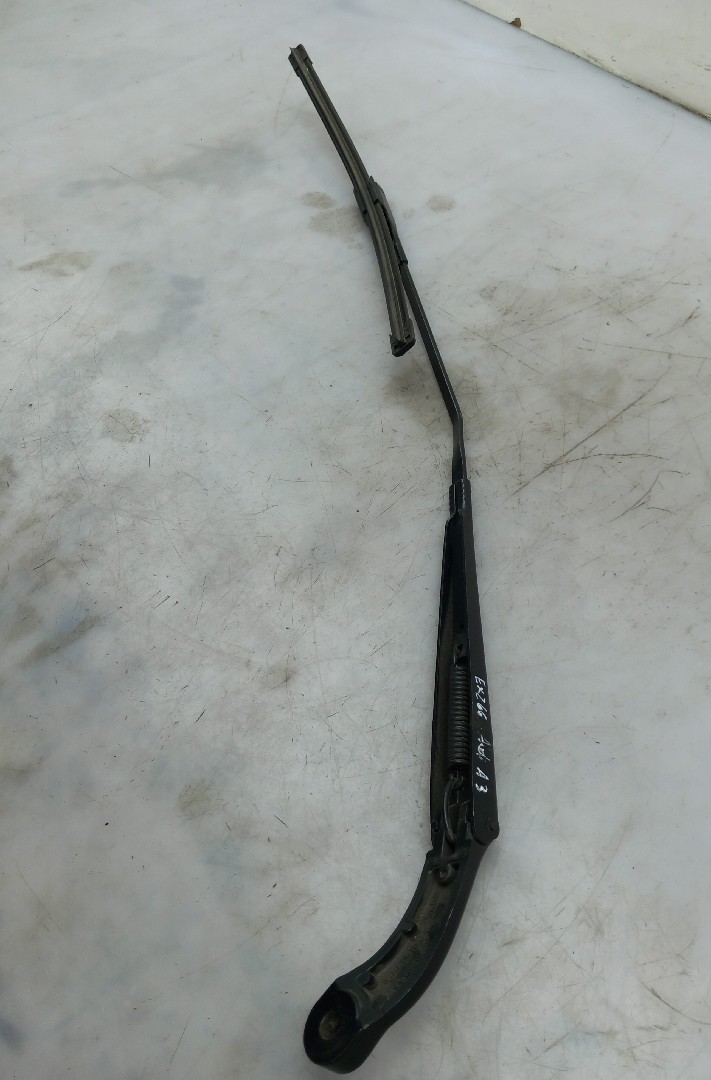 Windscreen wiper arm Right front