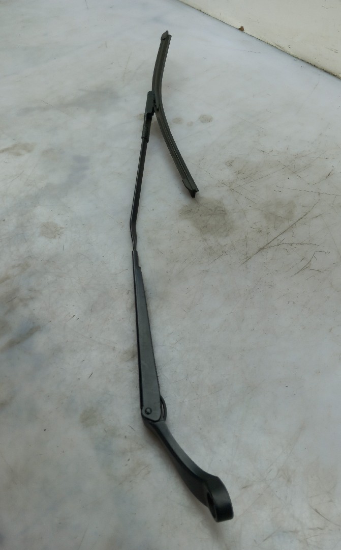 Windscreen wiper arm Right front AUDI A3 Sportback (8VA, 8VF) Imagem-1