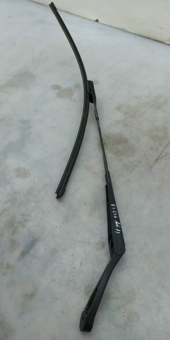Windscreen wiper arm Left front AUDI A3 Sportback (8VA, 8VF) Imagem-1