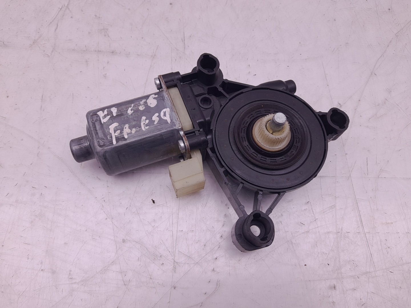 Moteur lève-vitre avant gauche AUDI A3 Sportback (8VA, 8VF) Imagem-2