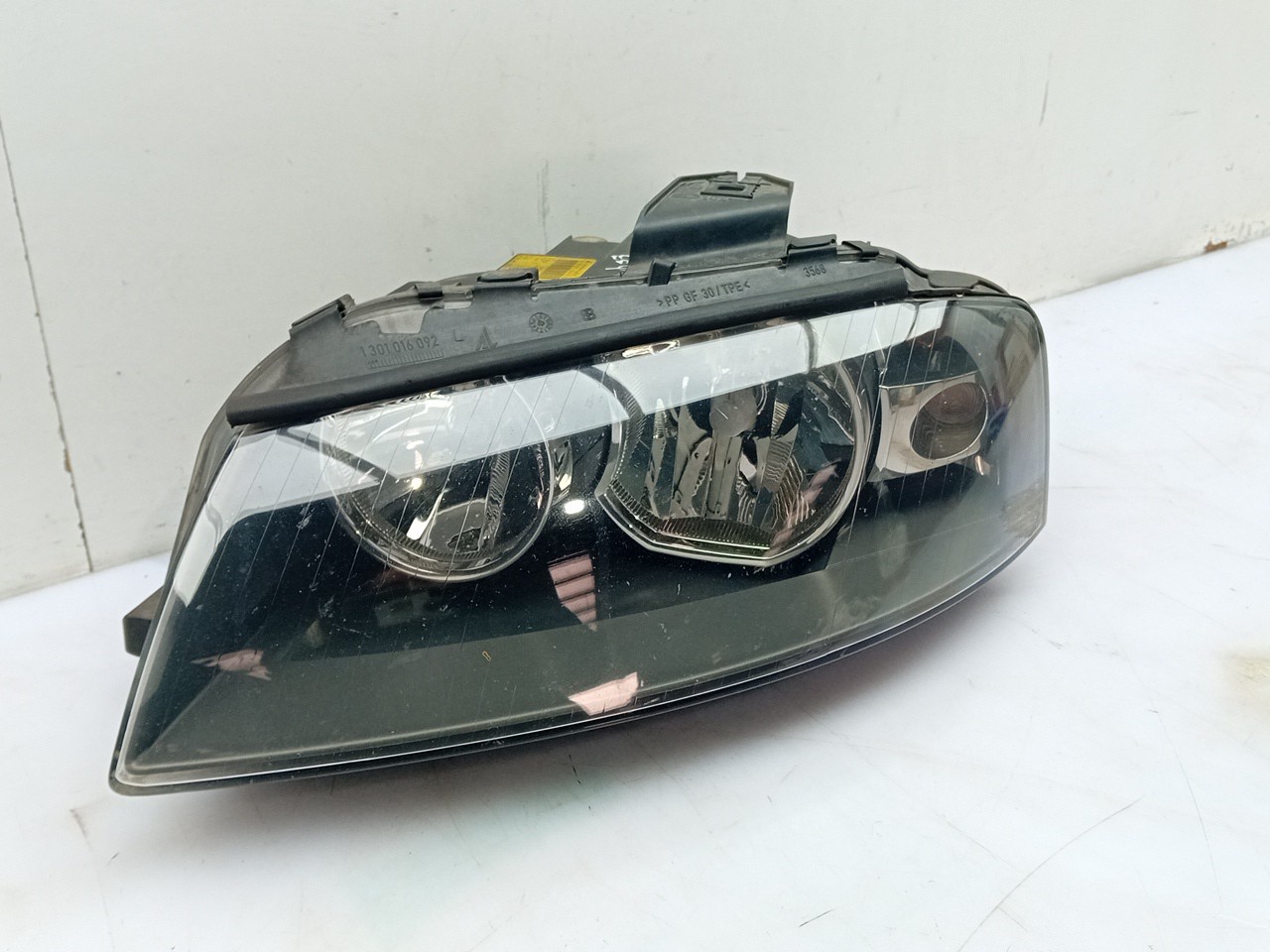 Ótica / farol esquerda AUDI A3 (8P1) Imagem-1