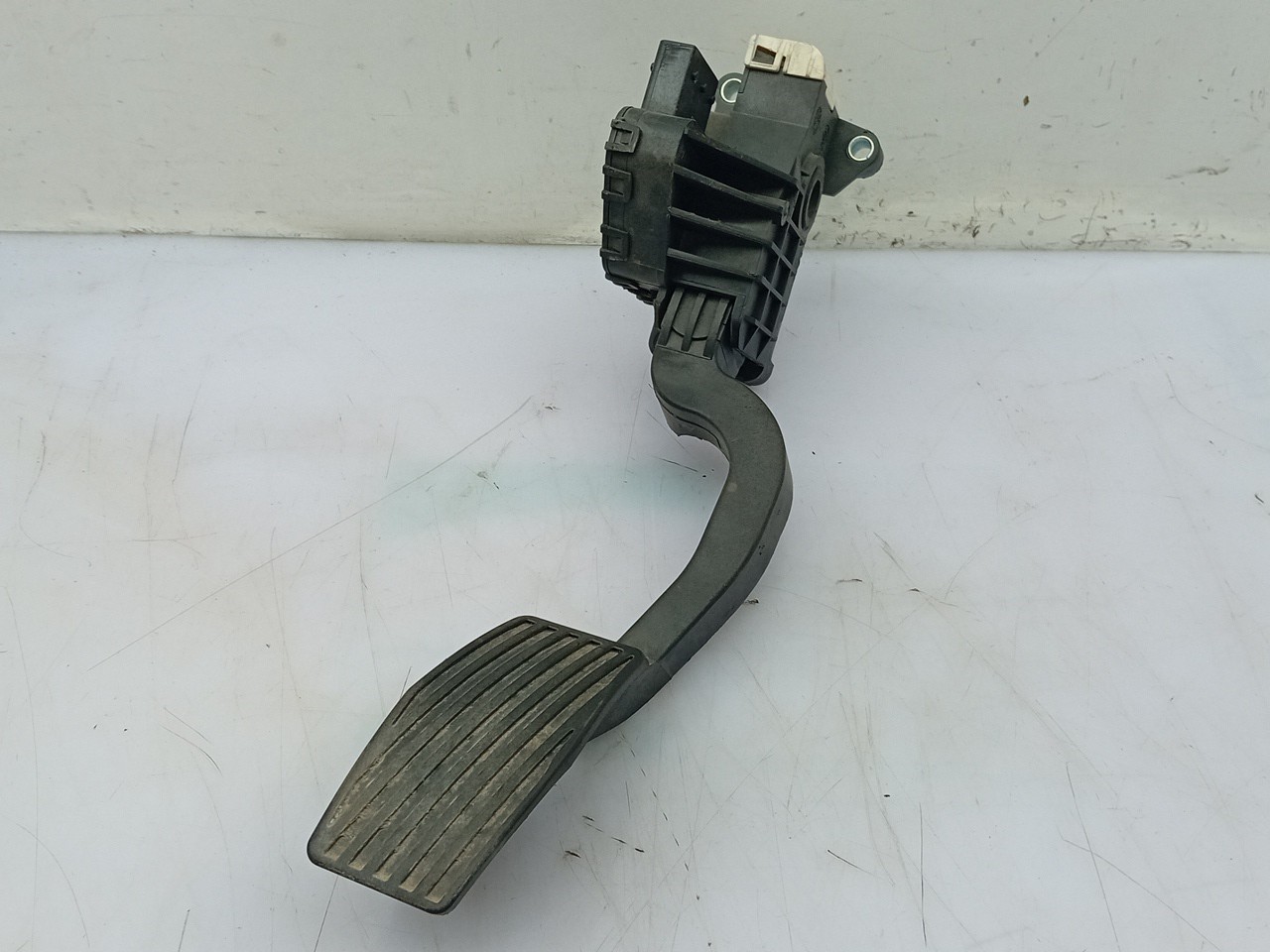 Accelerator Pedal OPEL Corsa E Imagem-0