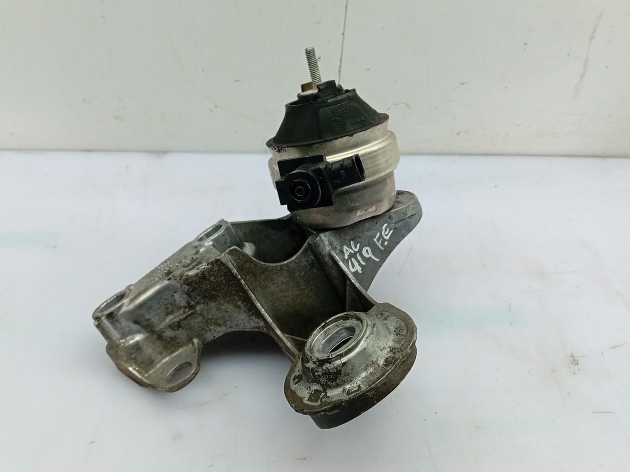 Engine Mount AUDI A6 Avant (4B5, C5) Imagem-1