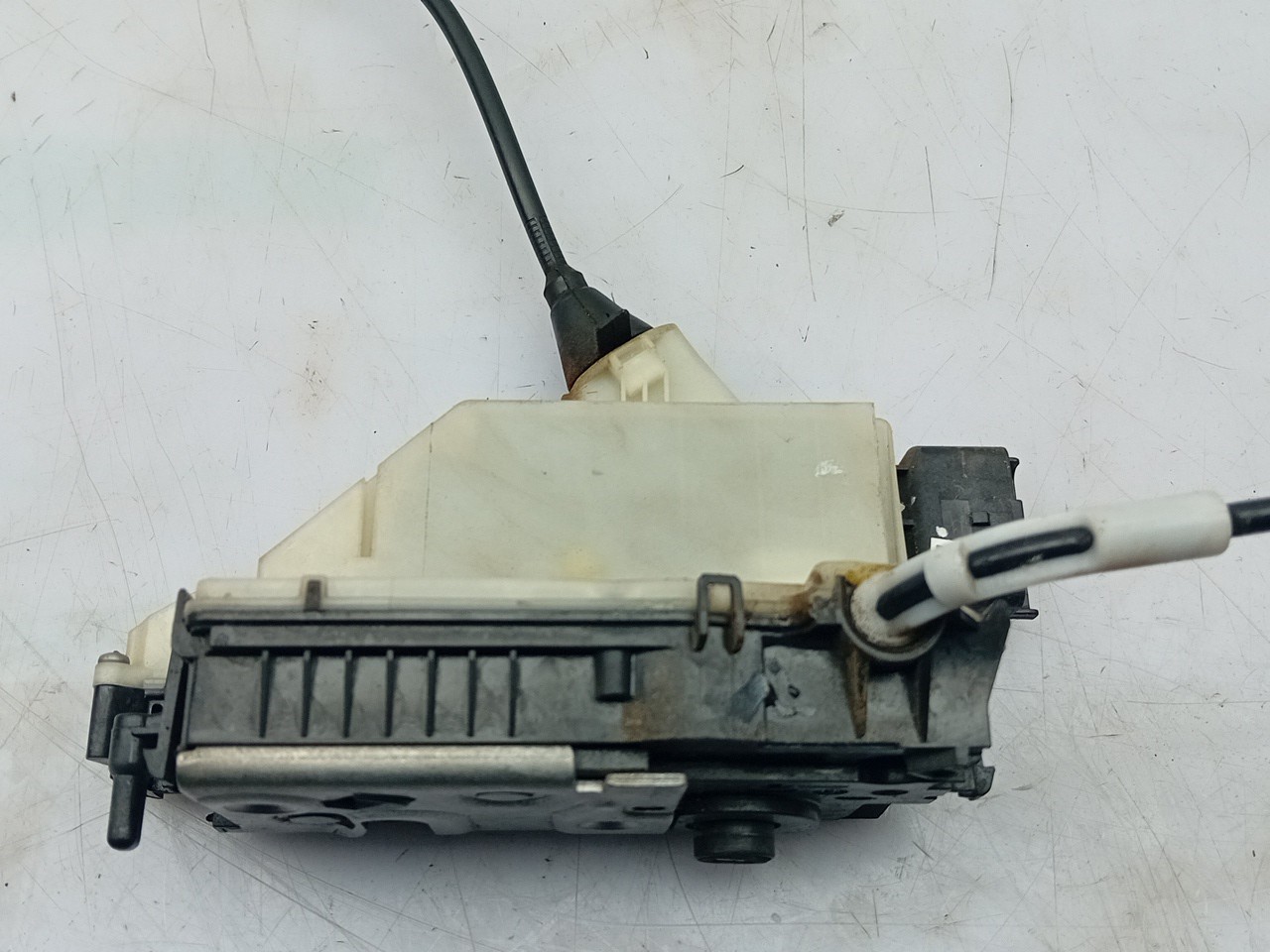 Fechadura / fecho porta frente direito PEUGEOT 208 Imagem-1