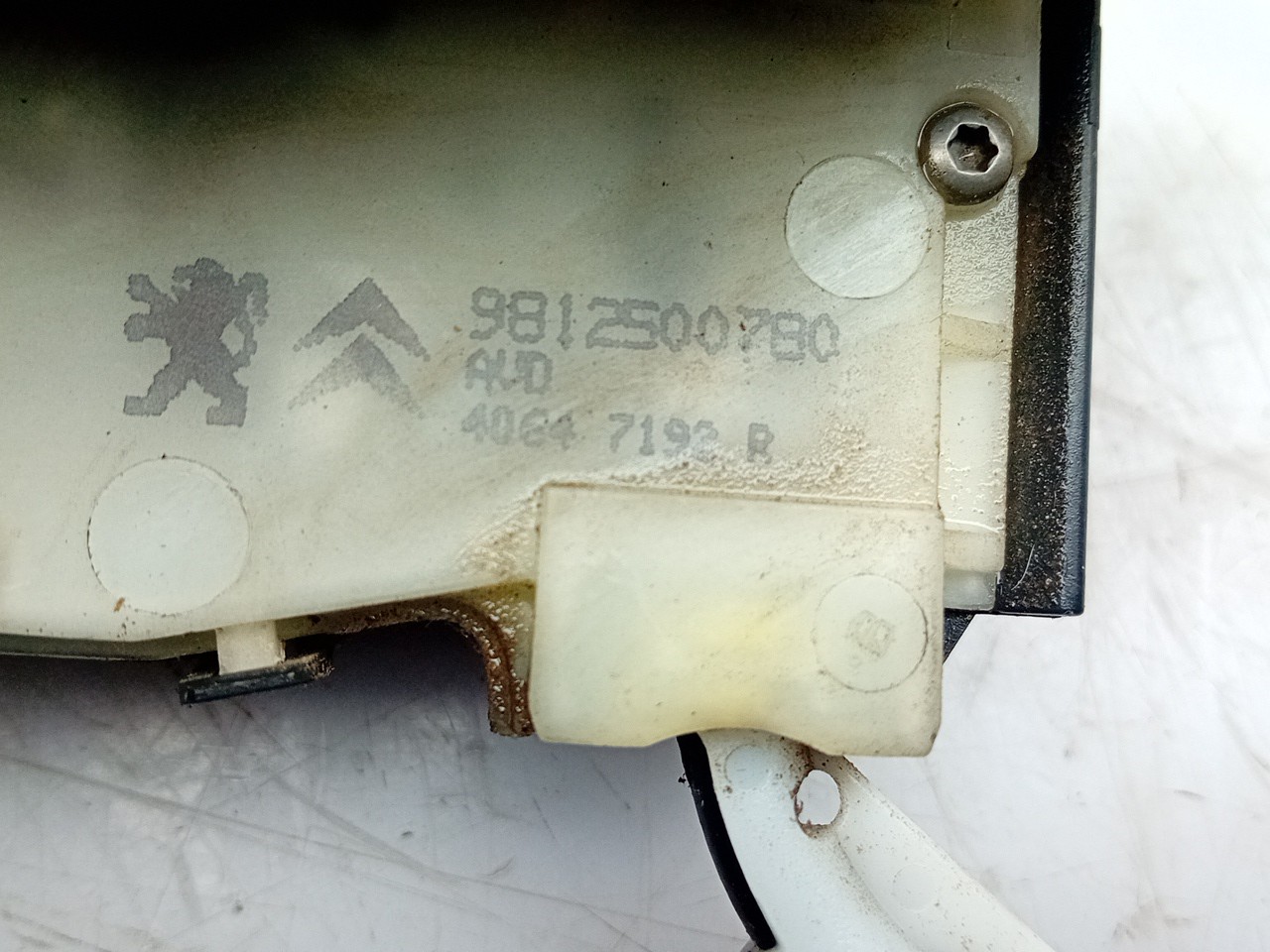 Fechadura / fecho porta frente direito PEUGEOT 208 Imagem-4