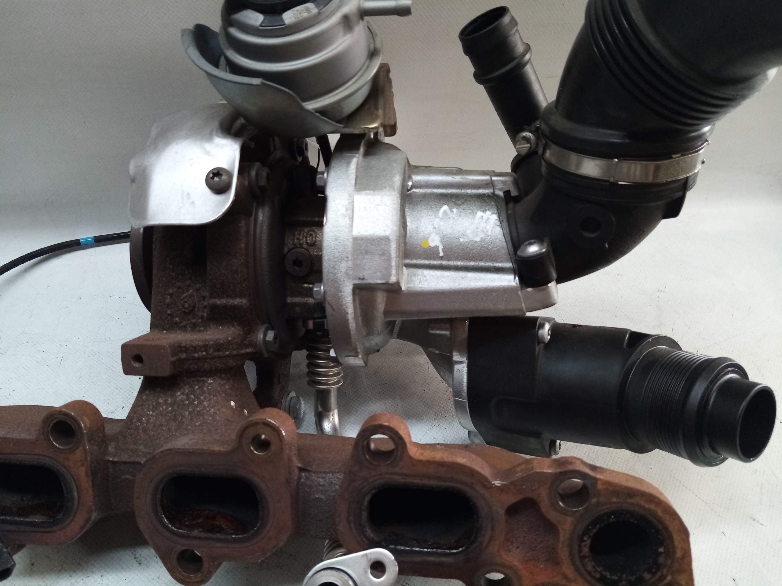 Turbo / compressor AUDI A3 Sportback (8VA, 8VF) Imagem-2