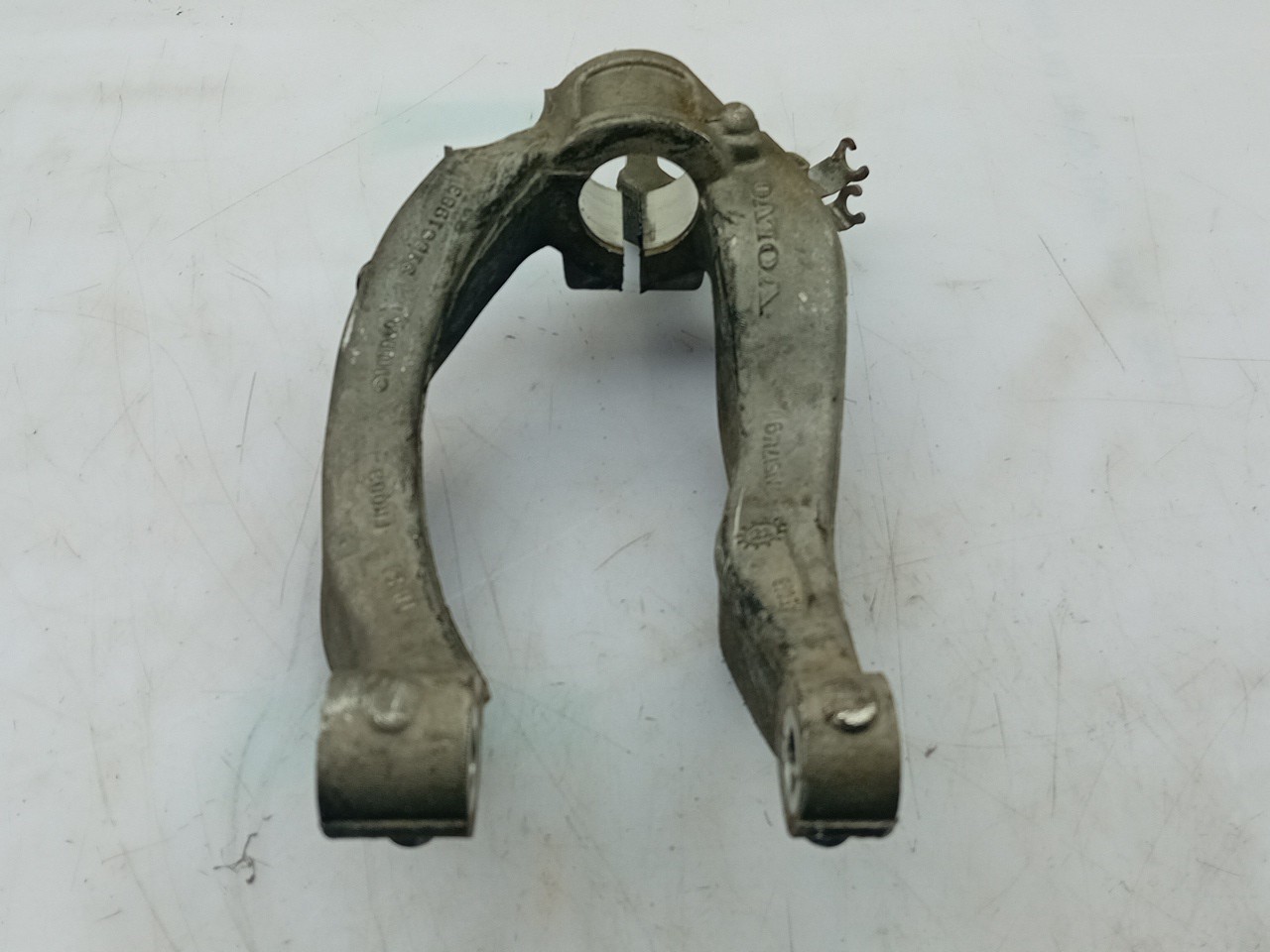 Left front suspension arm VOLVO V60 II (225) Imagem-2