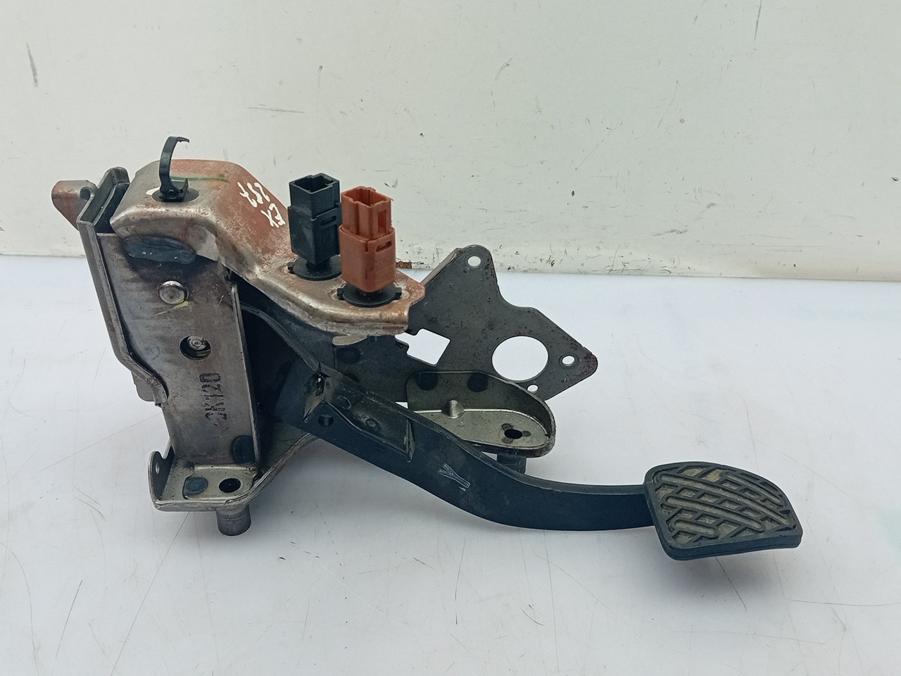 Pedal da embraiagem NISSAN Juke (F15) Imagem-1