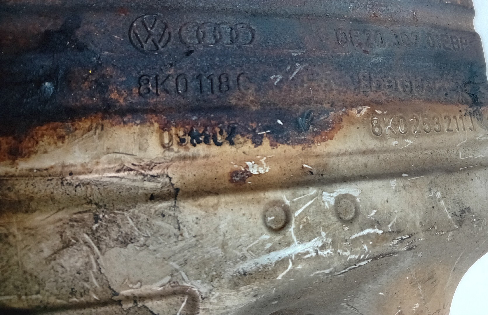 Exhaust Muffler/ Silencer  AUDI Q5 (8R) Imagem-3