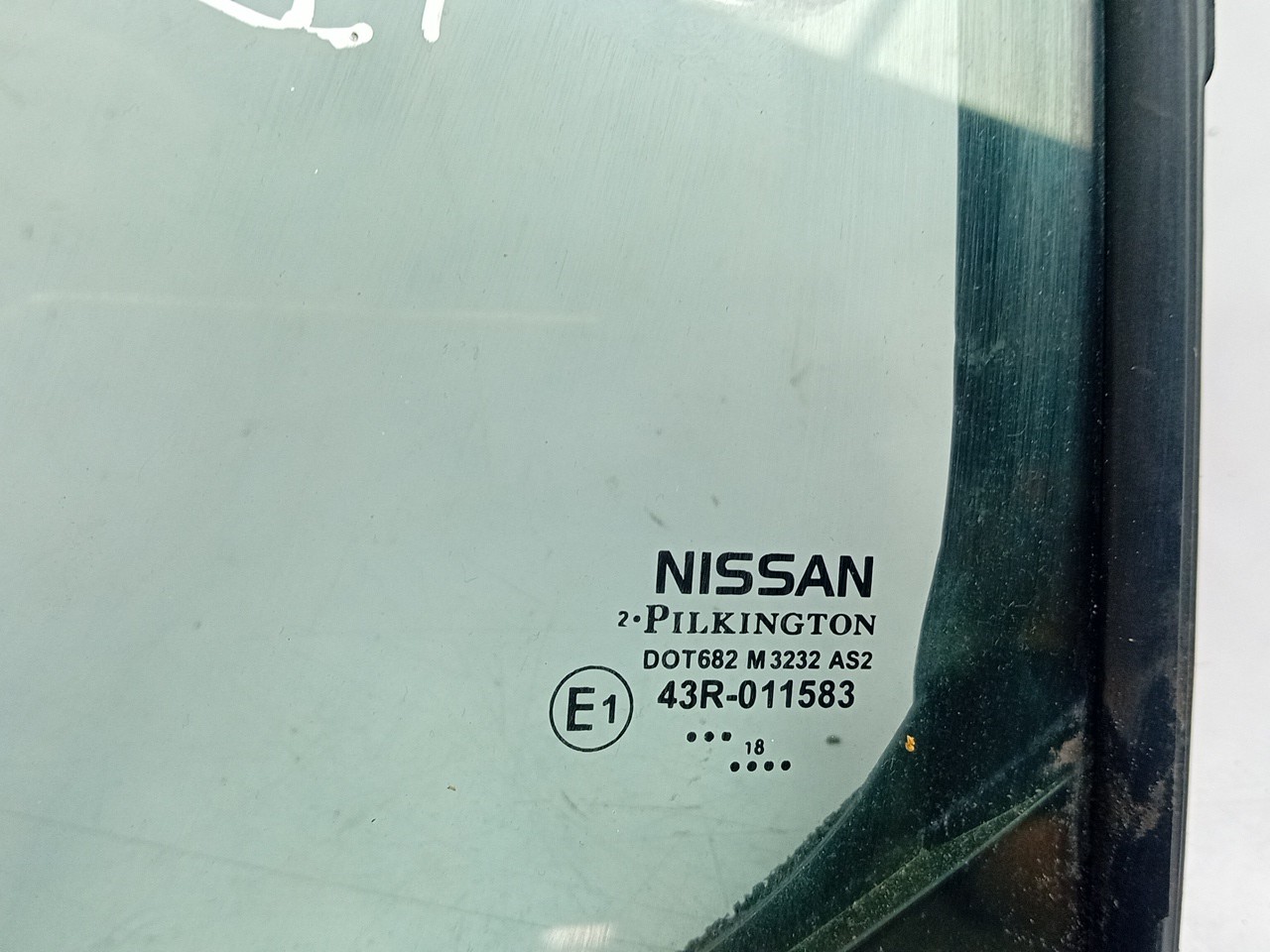 Vitre triangulaire arrière gauche NISSAN Leaf EV (ZE1) Imagem-2