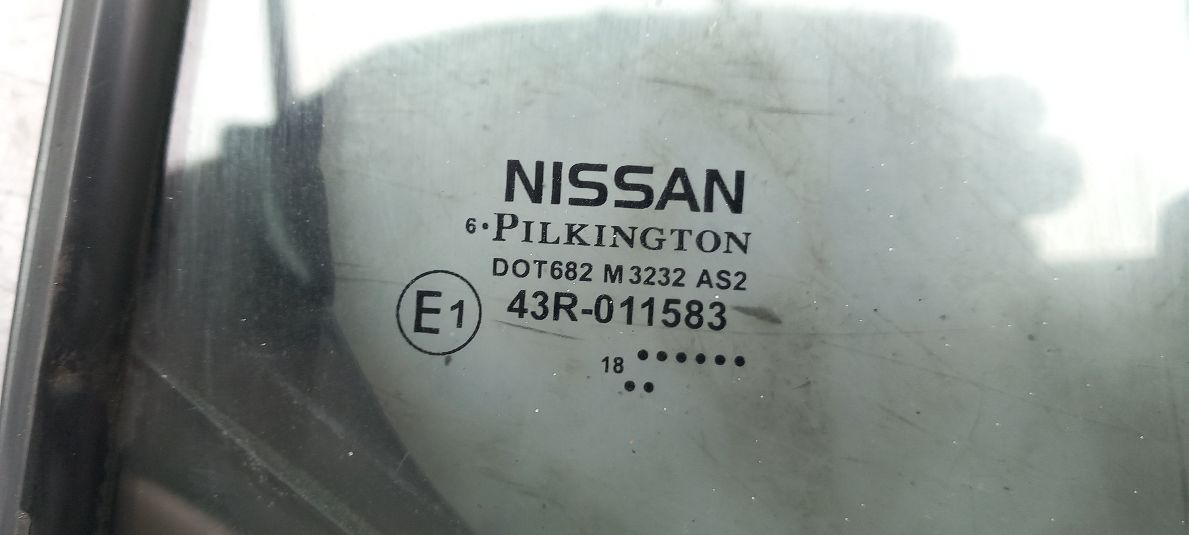Vitre triangulaire arrière Droite NISSAN Leaf EV (ZE1) Imagem-2