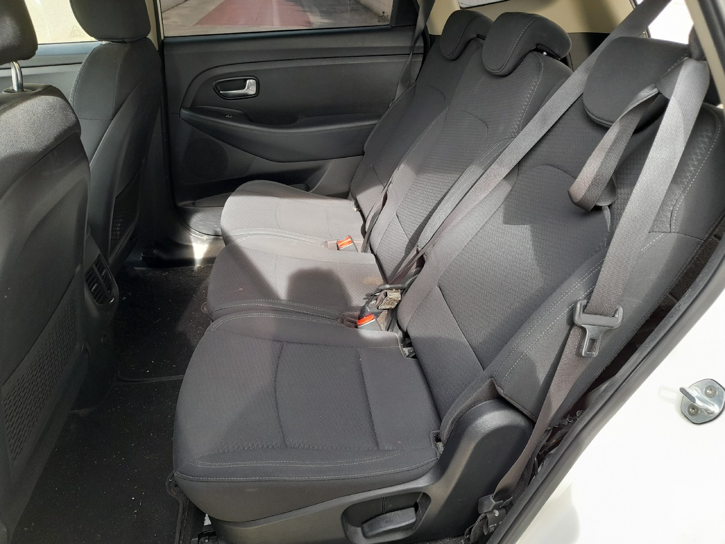 Ensemble sièges KIA Carens IV Imagem-1
