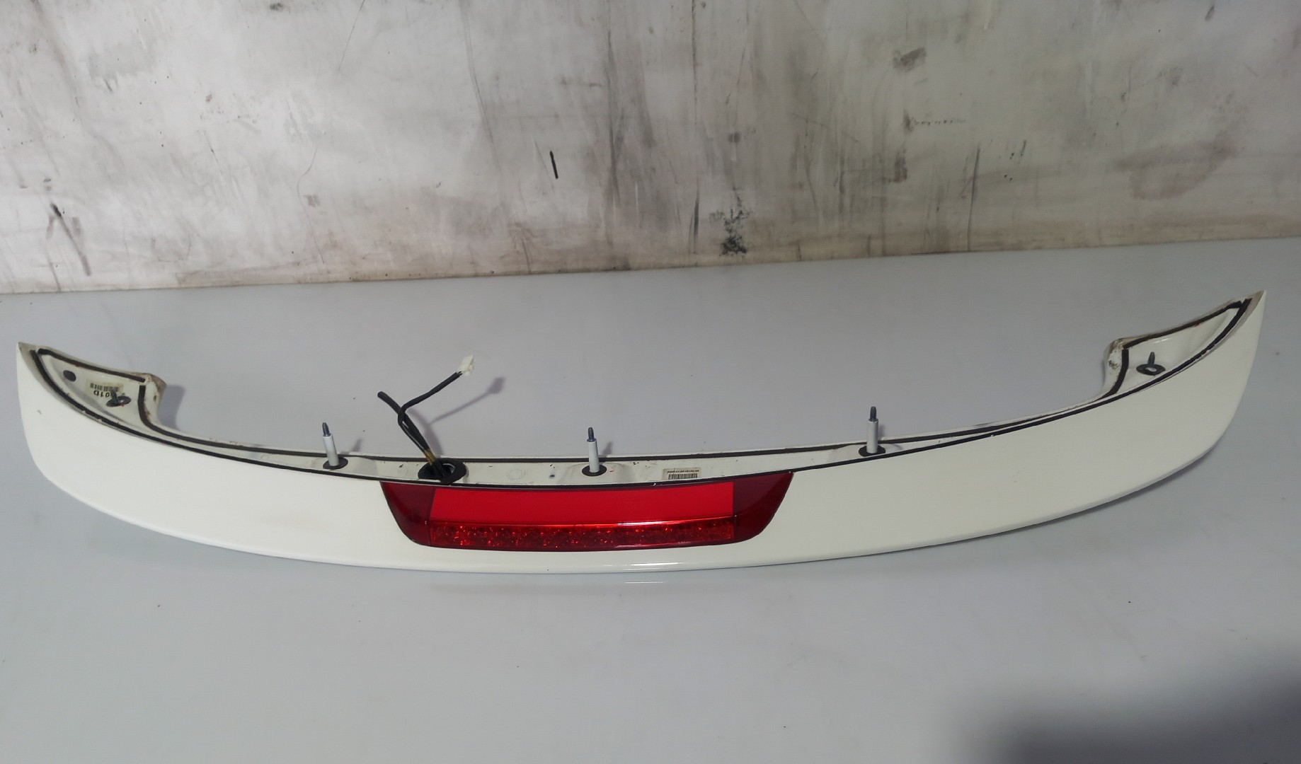 Spoiler / aileron da tampa da mala KIA Carens IV Imagem-1