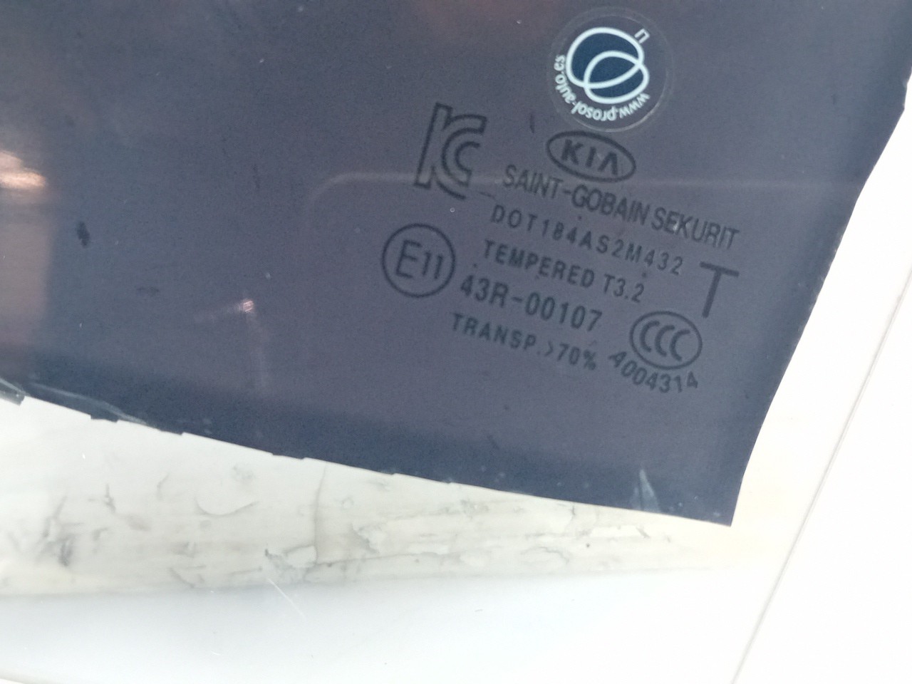 Vidro porta trás esquerdo KIA Carens IV Imagem-1