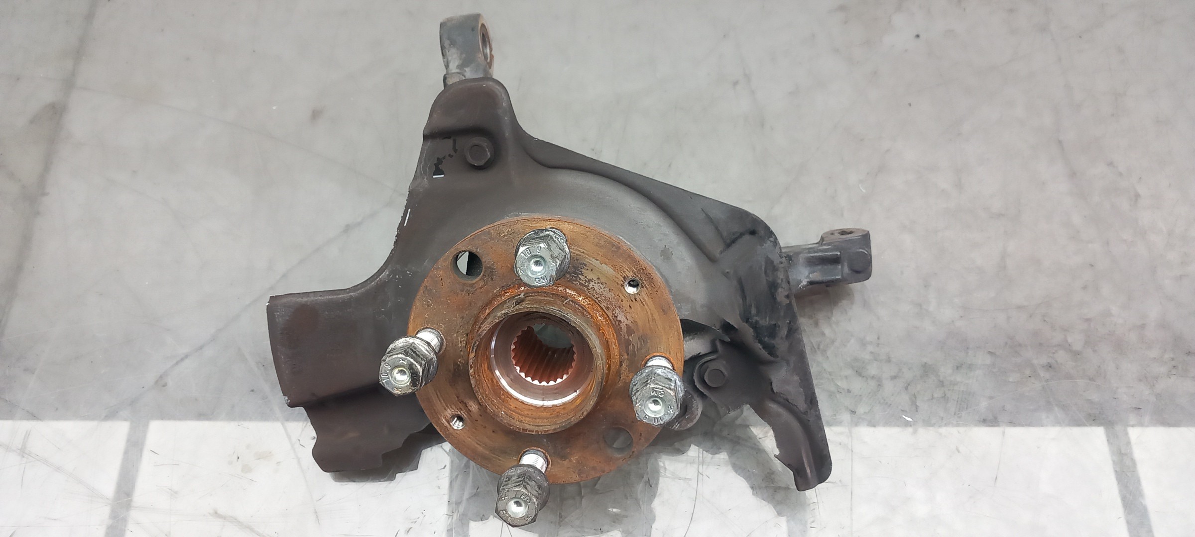 Right front steering knuckle OPEL Corsa E Imagem-1