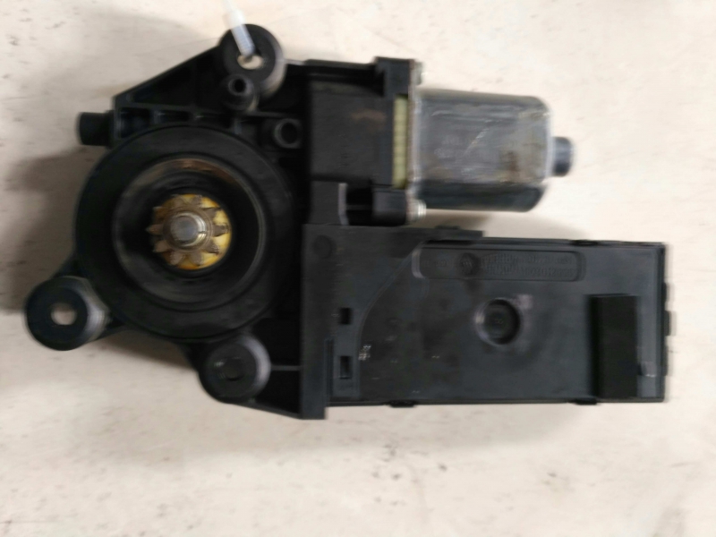 Moteur lève-vitre avant gauche RENAULT Megane III (BZ0_) Imagem-1
