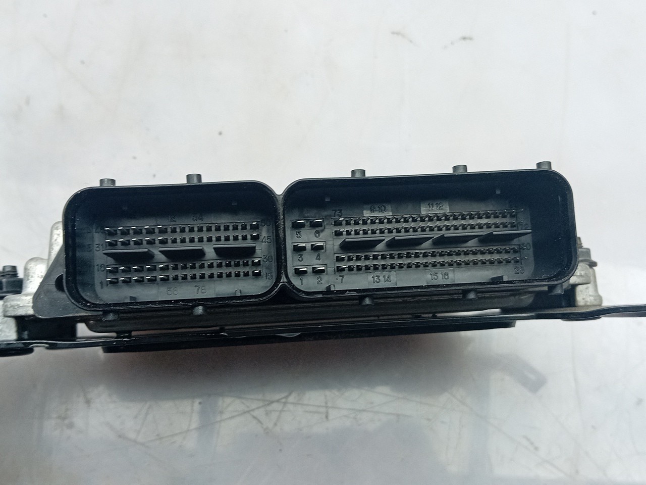 Engine control unit / ECU KIA Carens IV Imagem-2