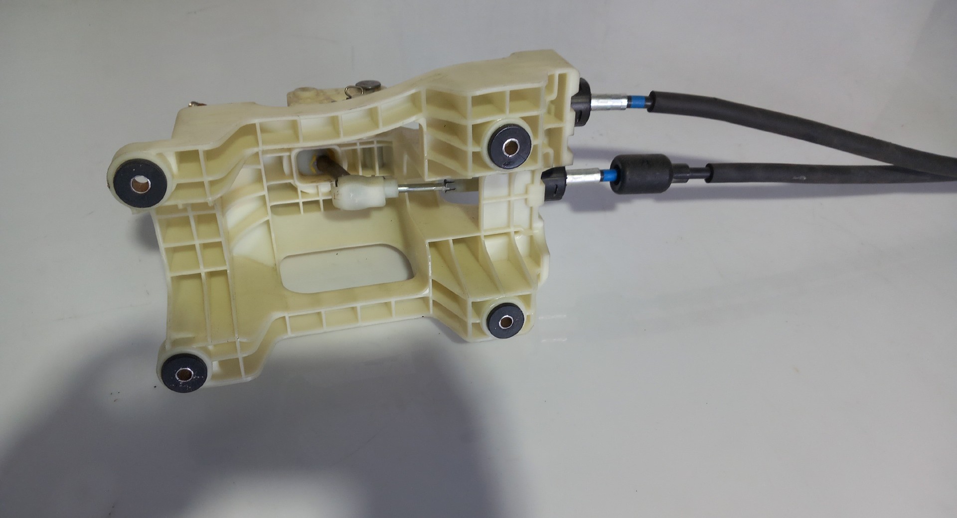 Gear selector KIA Carens IV Imagem-2